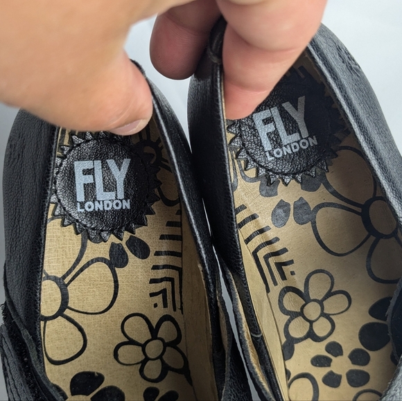 FLY LONDON Classic Leather Heel Women Shoes Almond Tip Velcro Closure Size 37 - Picture 7 of 10